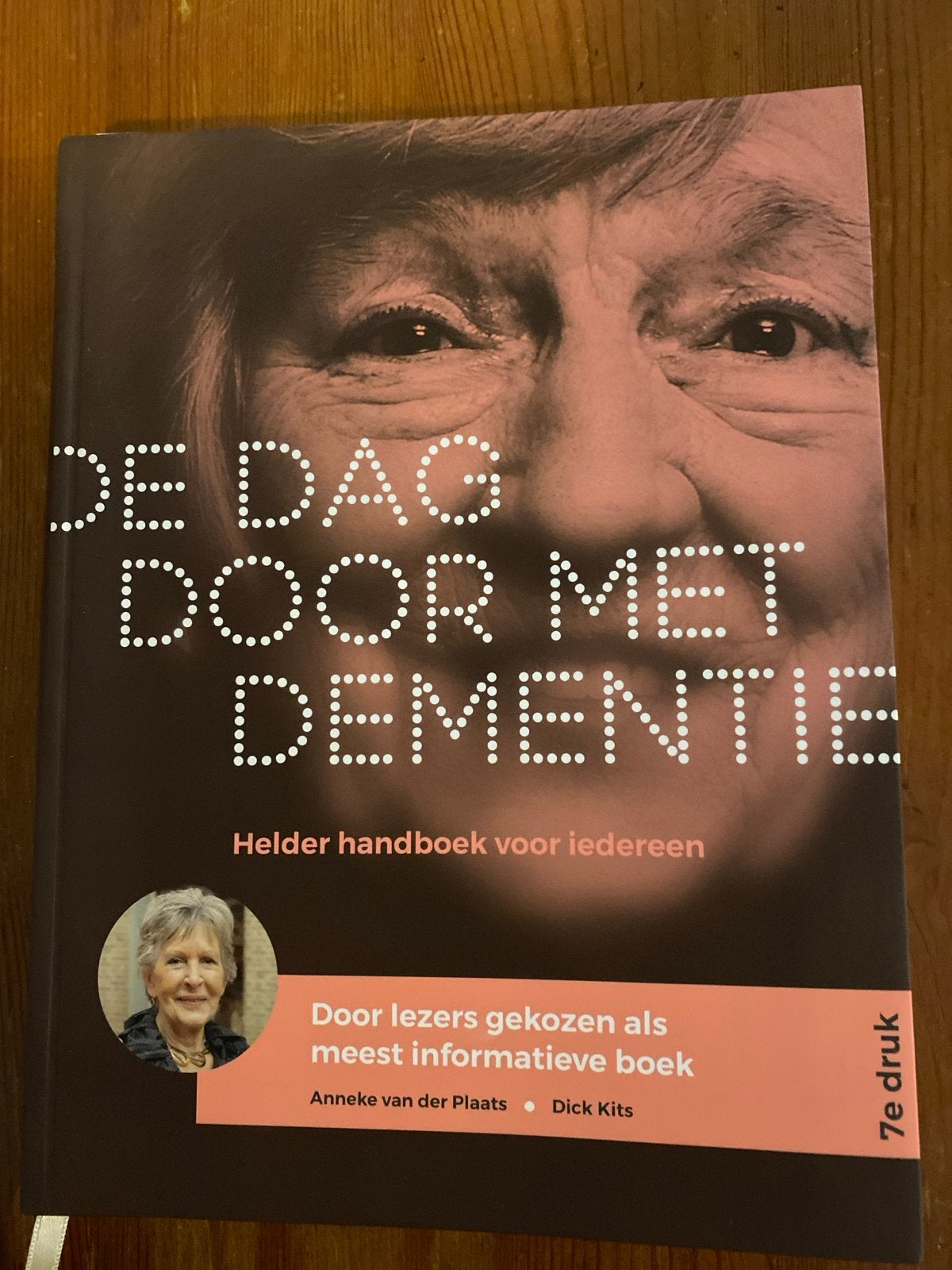 De Dag Door Met Dementie - Helder Handboek, Ophalen of Verzenden, Zo goed als nieuw