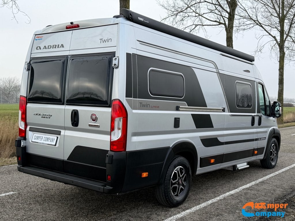 Adria Twin 640 SLB Supreme | Lengte bedden, Caravans en Kamperen, Fiat, 6 tot 7 meter, Bedrijf, Tot en met 3