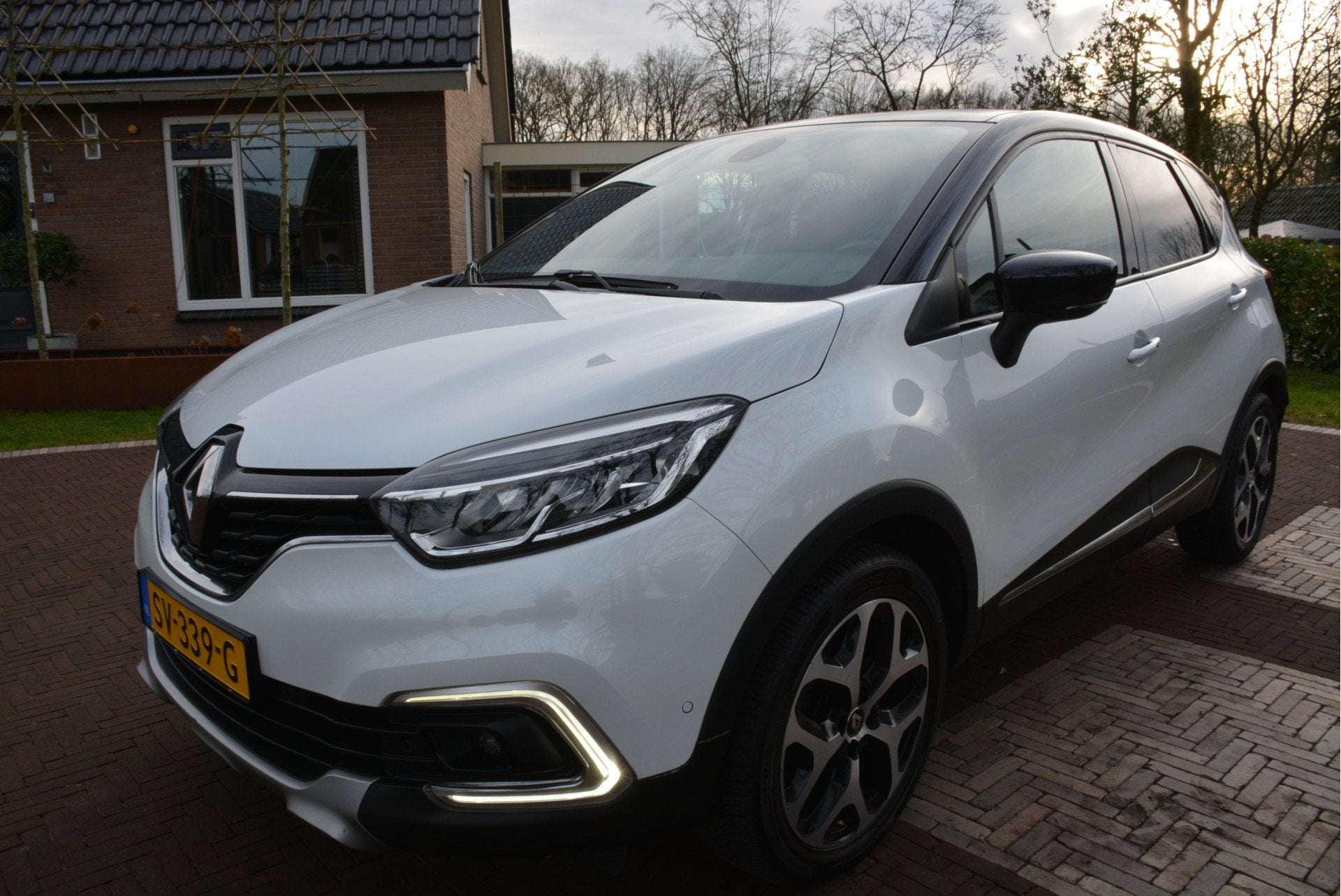 Renault Captur 0.9 TCe Intens Trekhaak Cruise Control Camera, Auto's, Renault, Voorwielaandrijving, 898 cc, Stof, Gebruikt