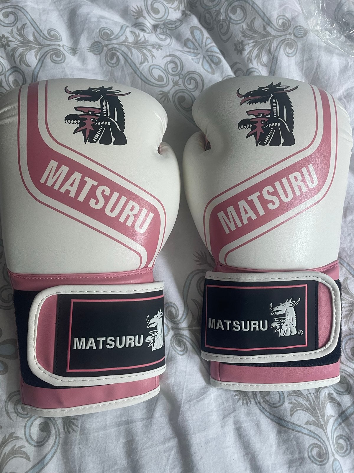 Matsuru vechtsport set: bokshandschoenen, bandages, scheenbe, Ophalen, Zo goed als nieuw, Overige, Vechtsportbescherming