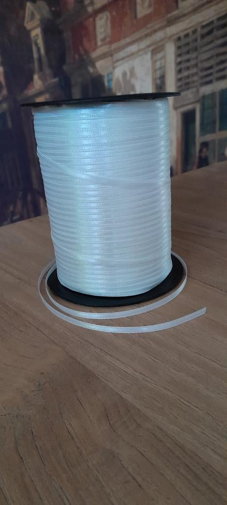Offwhite satijn lint 0,5mm op rol - Knutselmateriaal, Hobby en Vrije tijd, Knutselen, Overige thema's, Nieuw, Ophalen of Verzenden