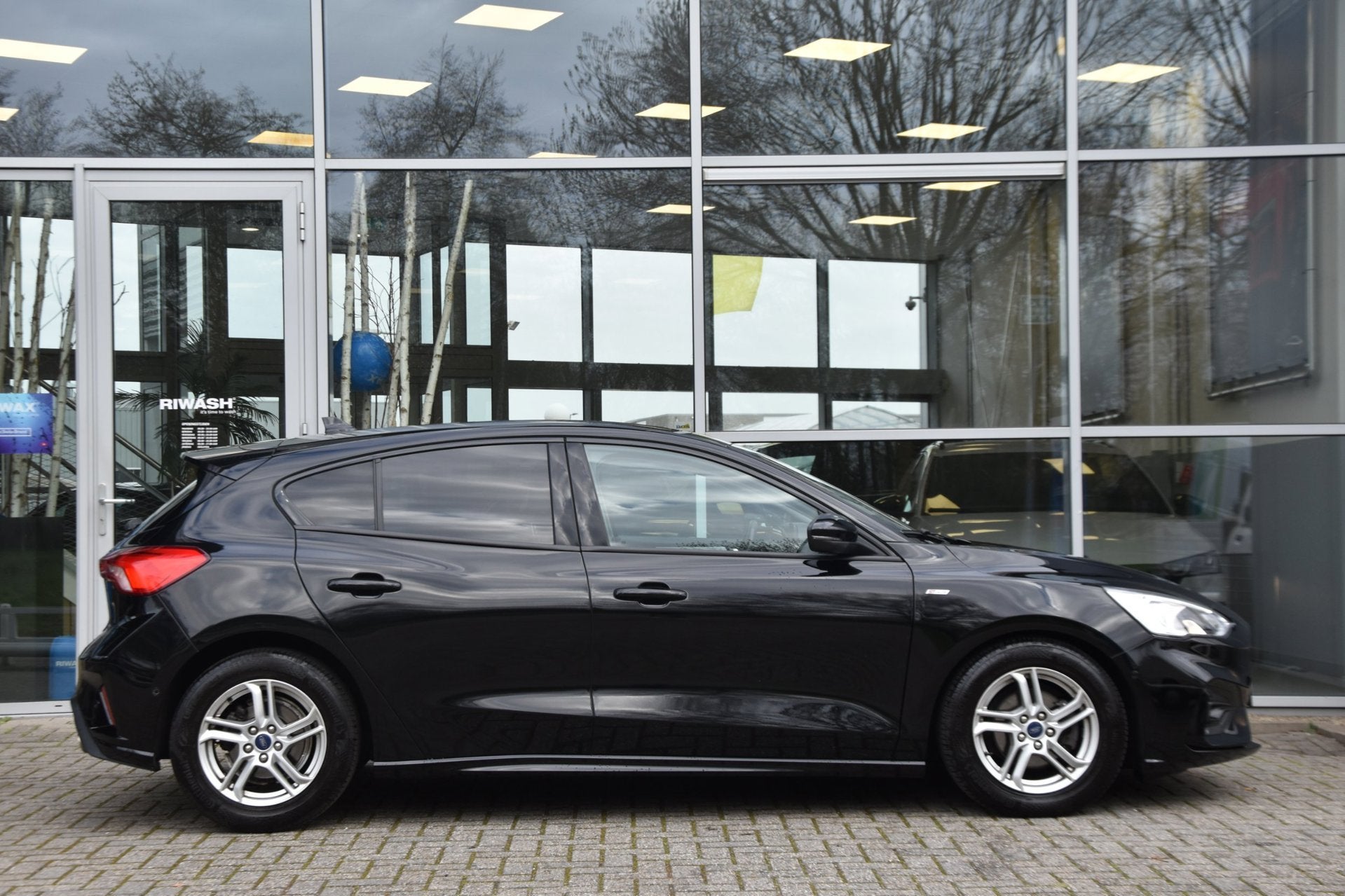 Ford Focus Ford Focus ST-Line Business Aut. Camera CarPlay L, Stof, Gebruikt, 4 cilinders, Bedrijf