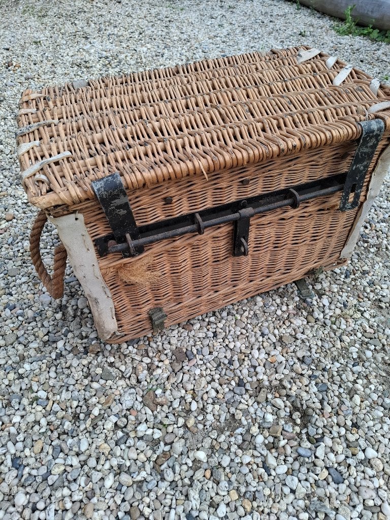 Oude (begin 1900) Rieten kist, wicker trunk, Antiek en Kunst, Ophalen of Verzenden