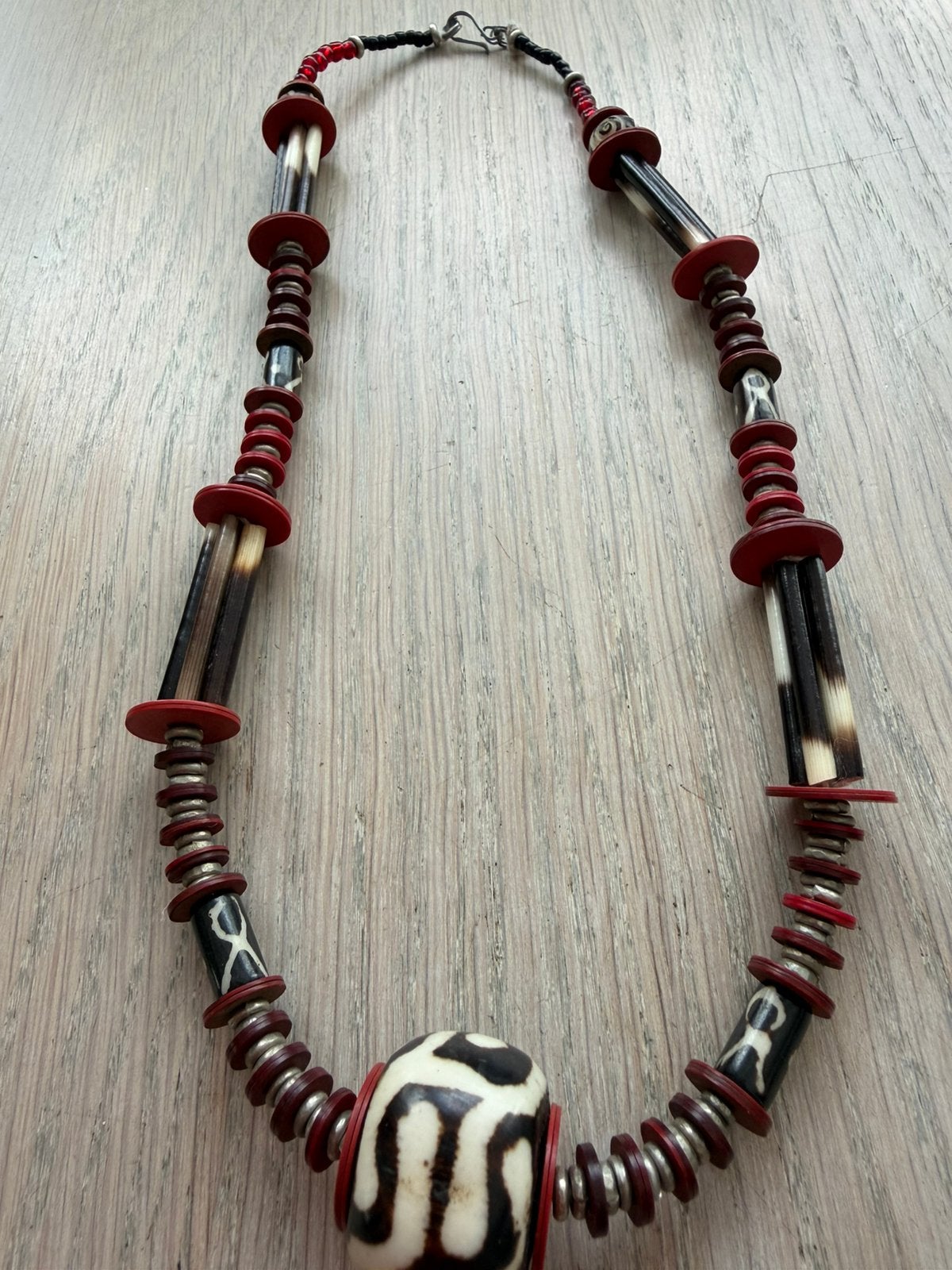 Oude etnische ketting met oa kralen van been, Ophalen of Verzenden, Zo goed als nieuw, Overige materialen
