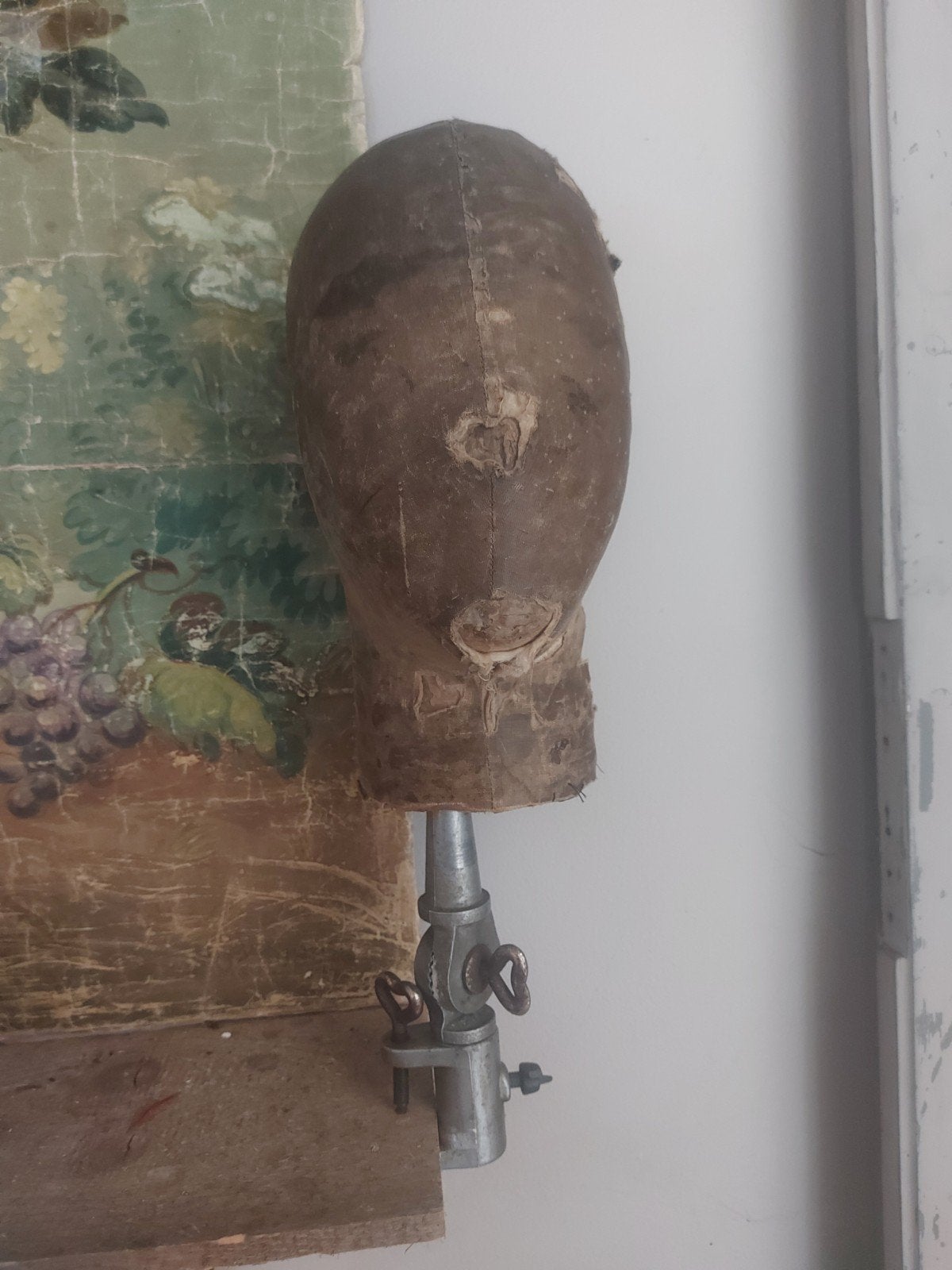 Antiek pruikenhoofd op tafelklem - Vintage etalage paspop, Antiek en Kunst, Ophalen of Verzenden