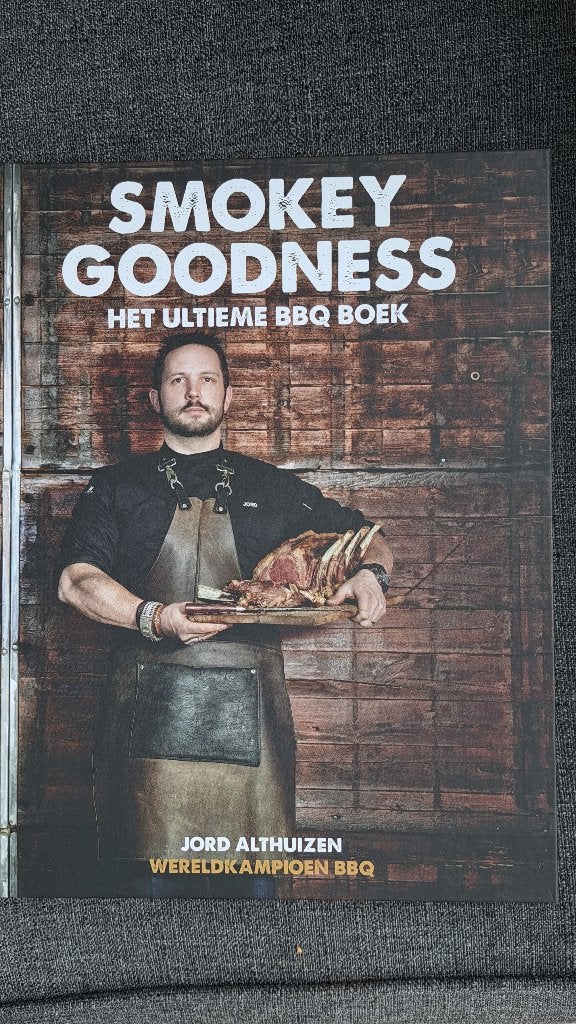 NIEUW! Smokey Goodness, het ultieme BBQ boek, Boeken, Kookboeken, Ophalen, Nieuw, Jord Althuizen