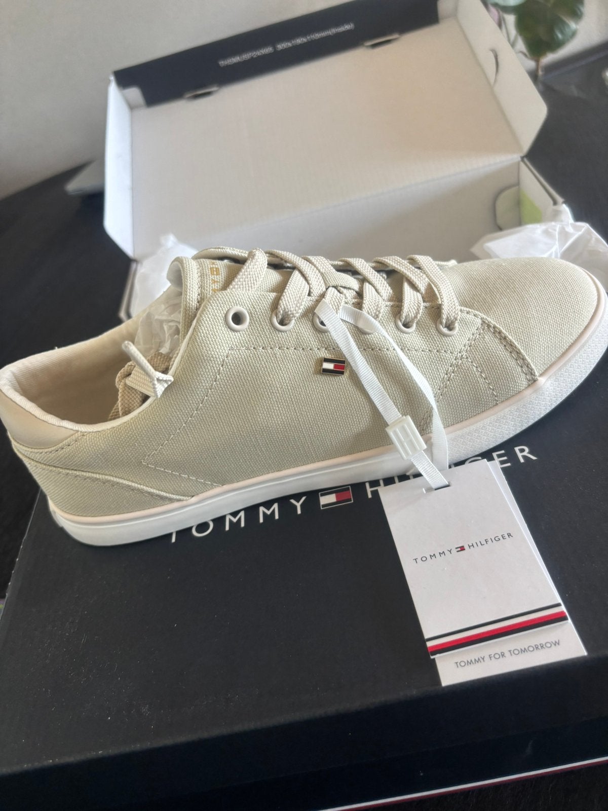 Tommy hilfiger gympen, Beige, Nieuw, Ophalen of Verzenden, Sneakers of Gympen
