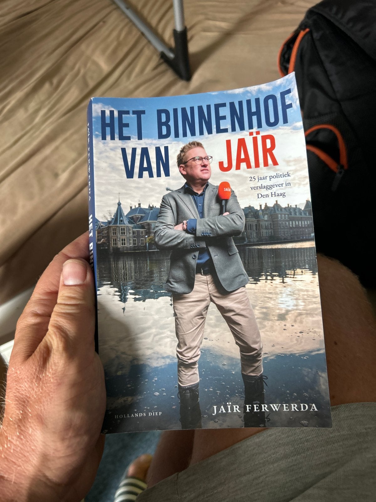 Het Binnenhof van Jaïr - 25 jaar politiek verslaggever, Boeken, Ophalen, Zo goed als nieuw, Politiek en Staatkunde, Nederland