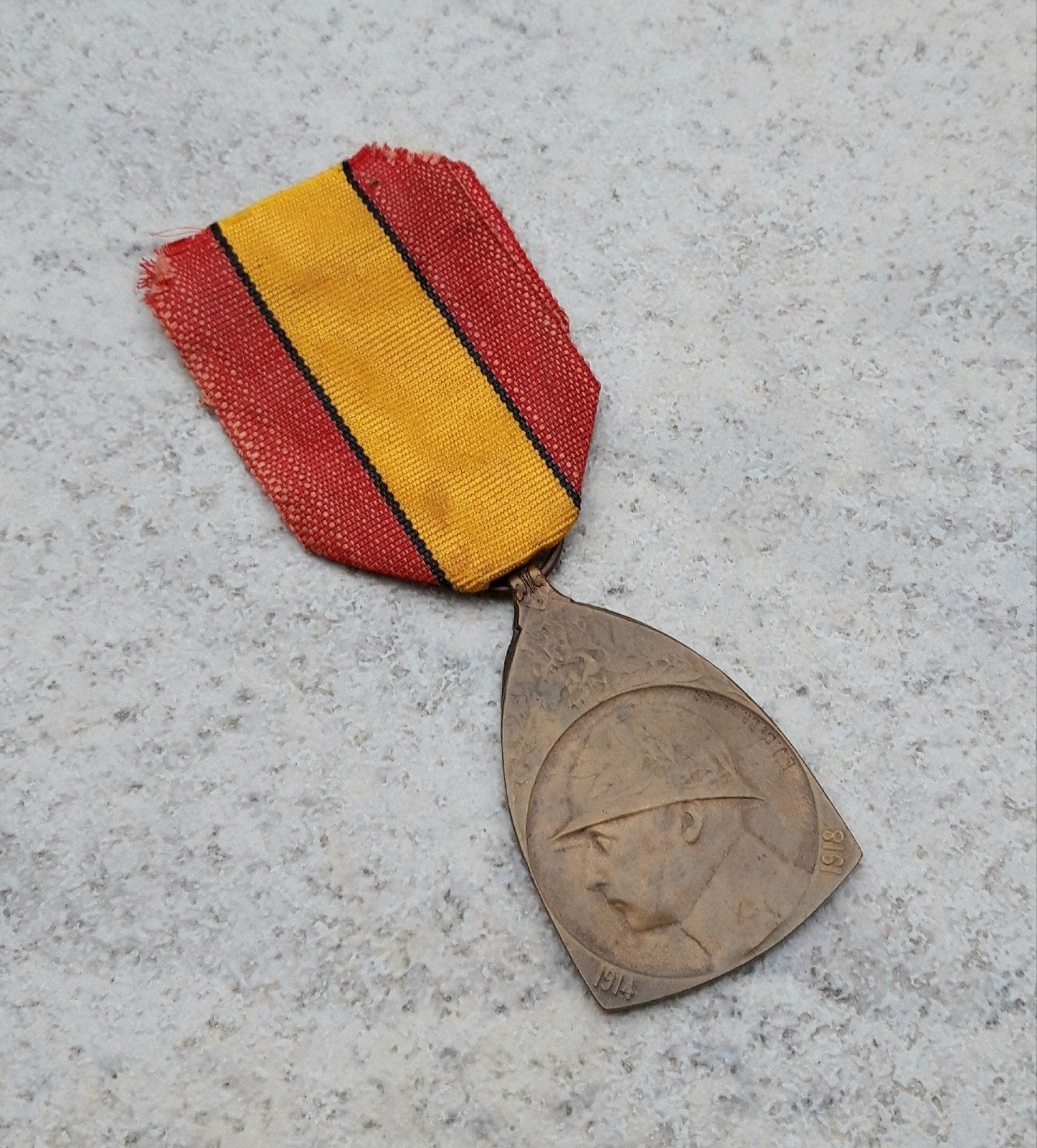 Belgische Oorlogsherinneringsmedaille 1914-1918, Verzamelen, Verzenden, Landmacht, Overige gebieden, Lintje, Medaille of Wings