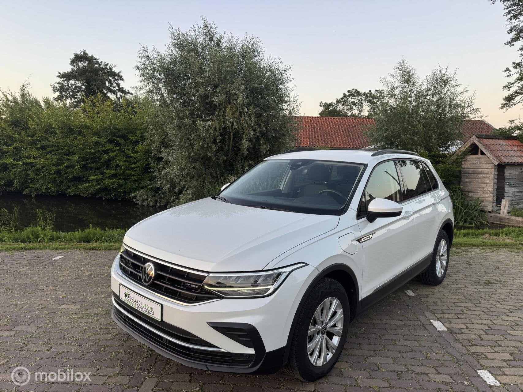 Volkswagen Tiguan 1.4 TSI eHybrid PHEV Life | ACC | Camera, Auto's, 1716 kg, Gebruikt, 4 cilinders, Met garantie (alle)
