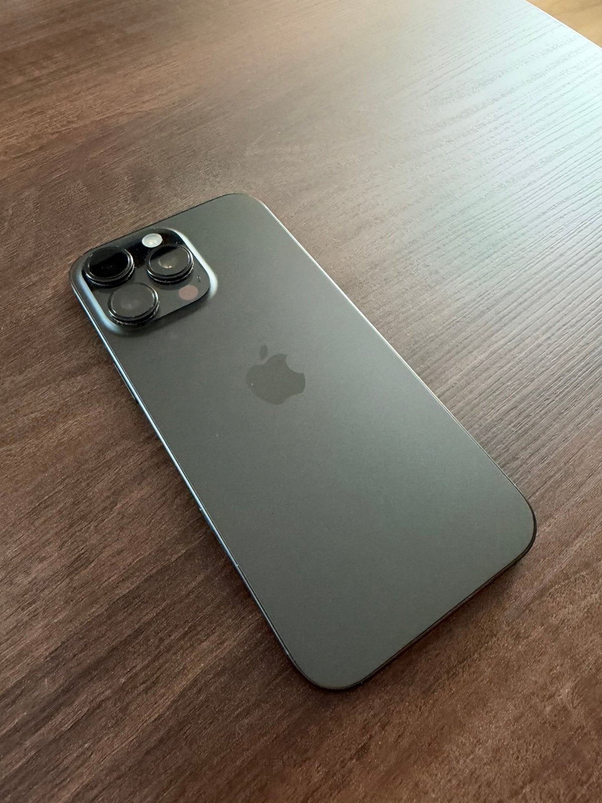 Foto 3 van iPhone 16 pro max 256GB black titanium