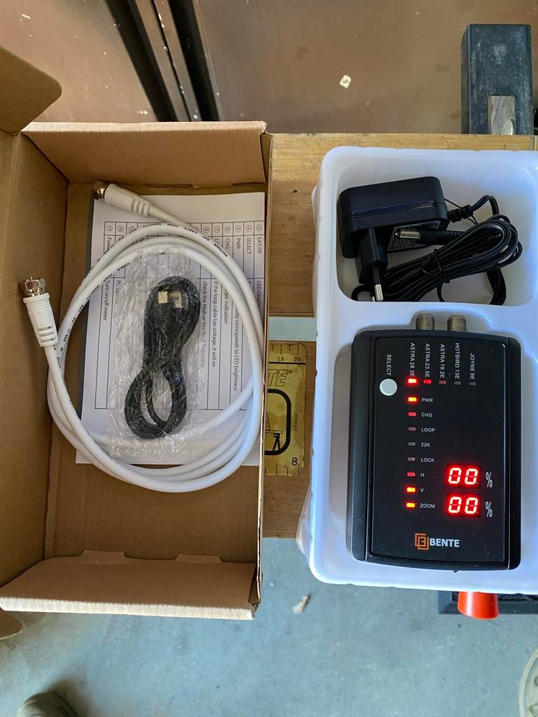 BENTE Satelliet Finder met satellietherkenning, Ophalen of Verzenden, Zo goed als nieuw, (Schotel)antenne-accessoires, Overige merken