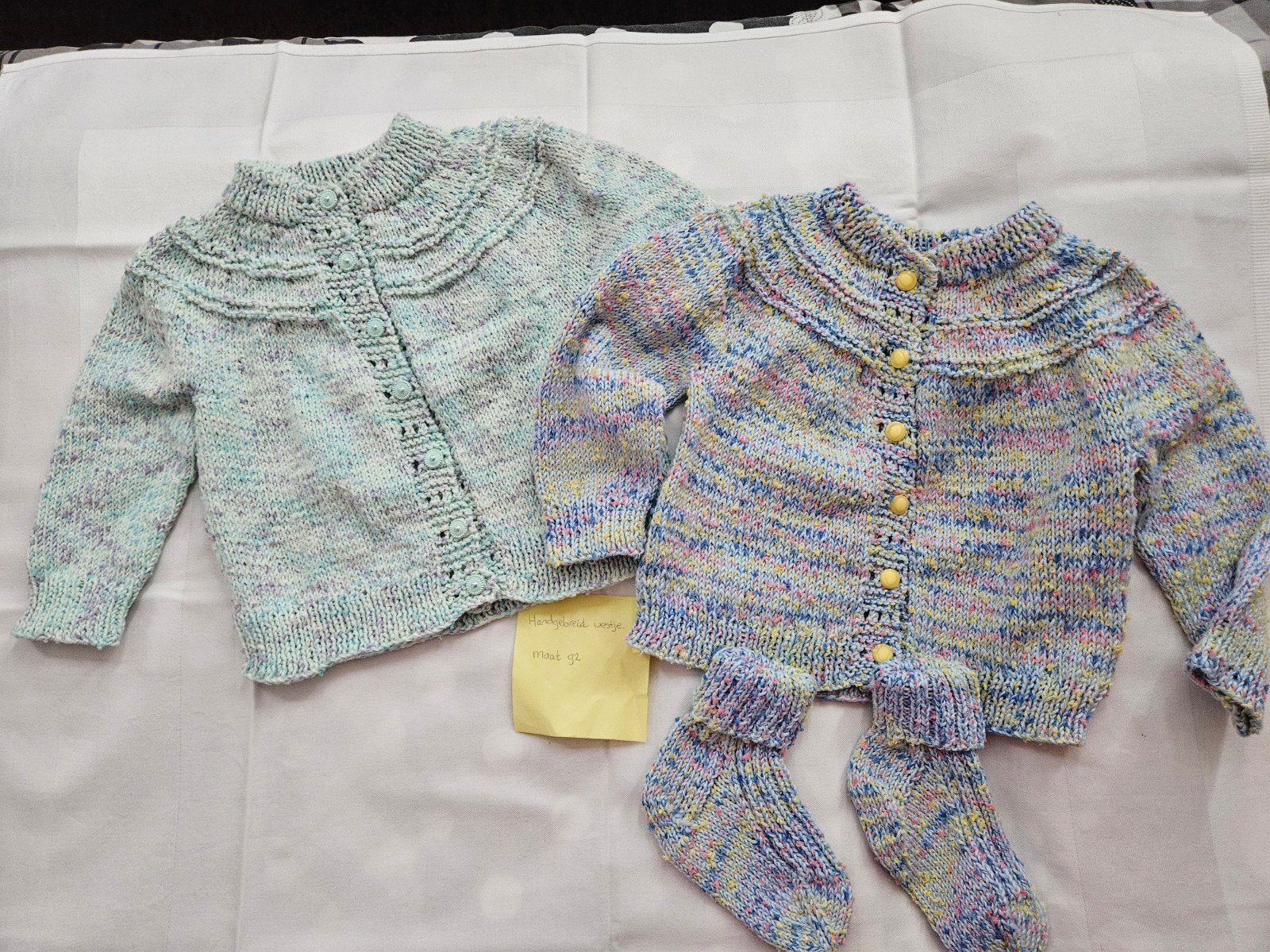 handgebreide vestjes maat 92, Kinderen en Baby's, Kinderkleding | Maat 92, Ophalen of Verzenden, Zo goed als nieuw, Meisje, Trui of Vest