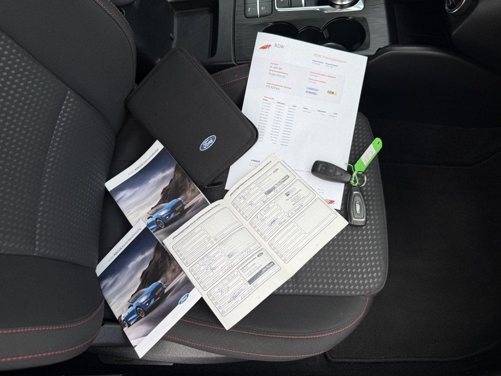 Foto 13 van Ford FOCUS Wagon 1.5 EcoBoost ST Line Business | trekhaak |