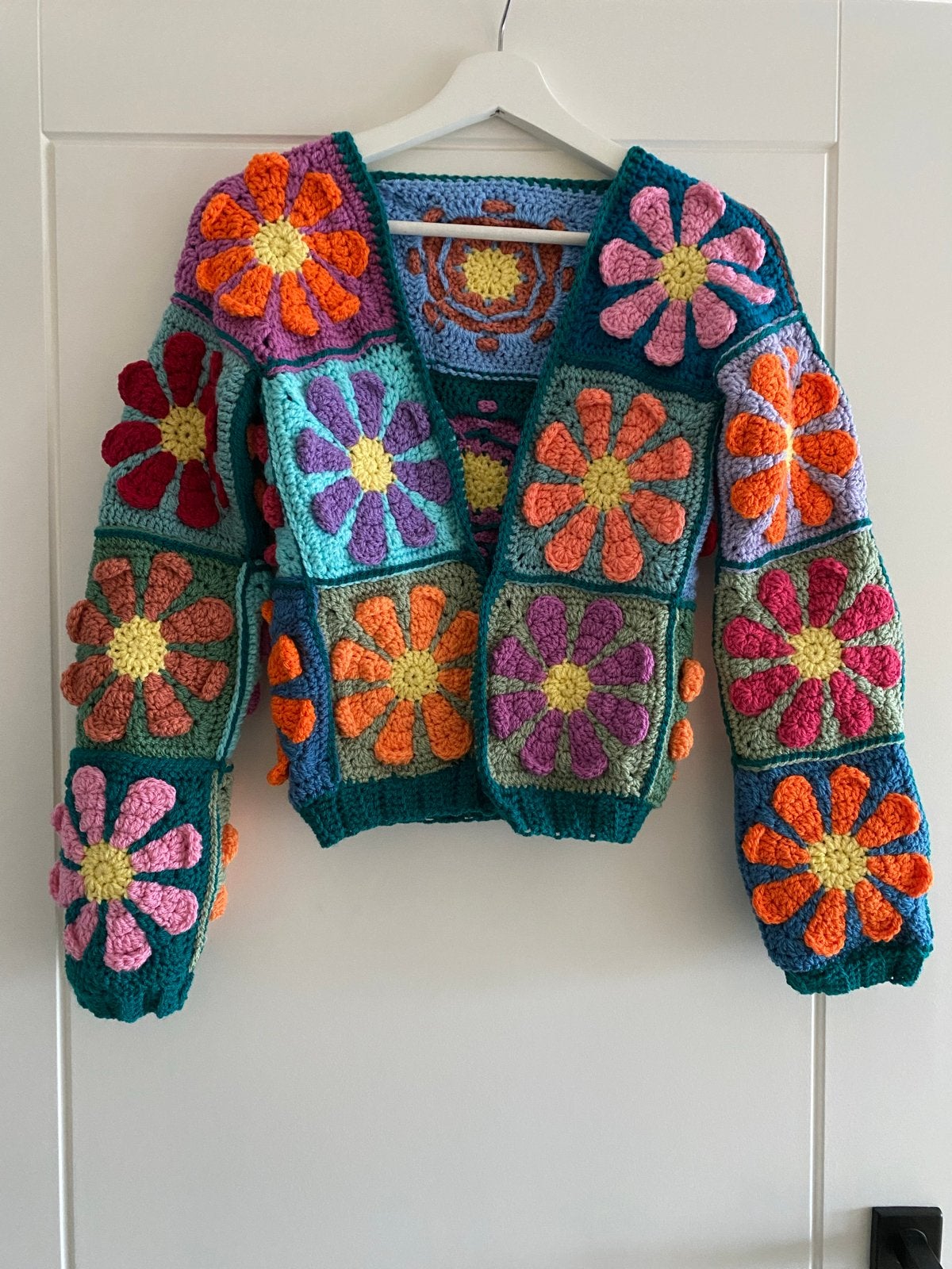 Handgemaakt gehaakt vest met bloemen, Ophalen of Verzenden, Nieuw, Maat 34 (XS) of kleiner, Meerkleurig