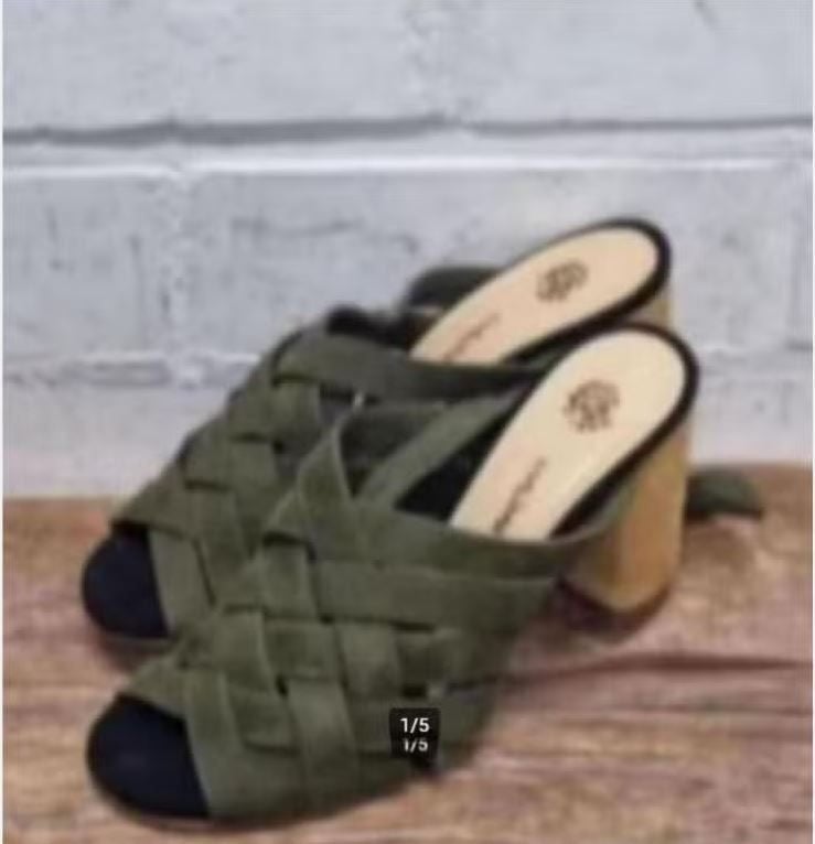 Maliparmi - Suedeleren sandalen maat 39 - Als nieuw €310, Kleding | Dames, Zo goed als nieuw, X, Maliparmi, Groen