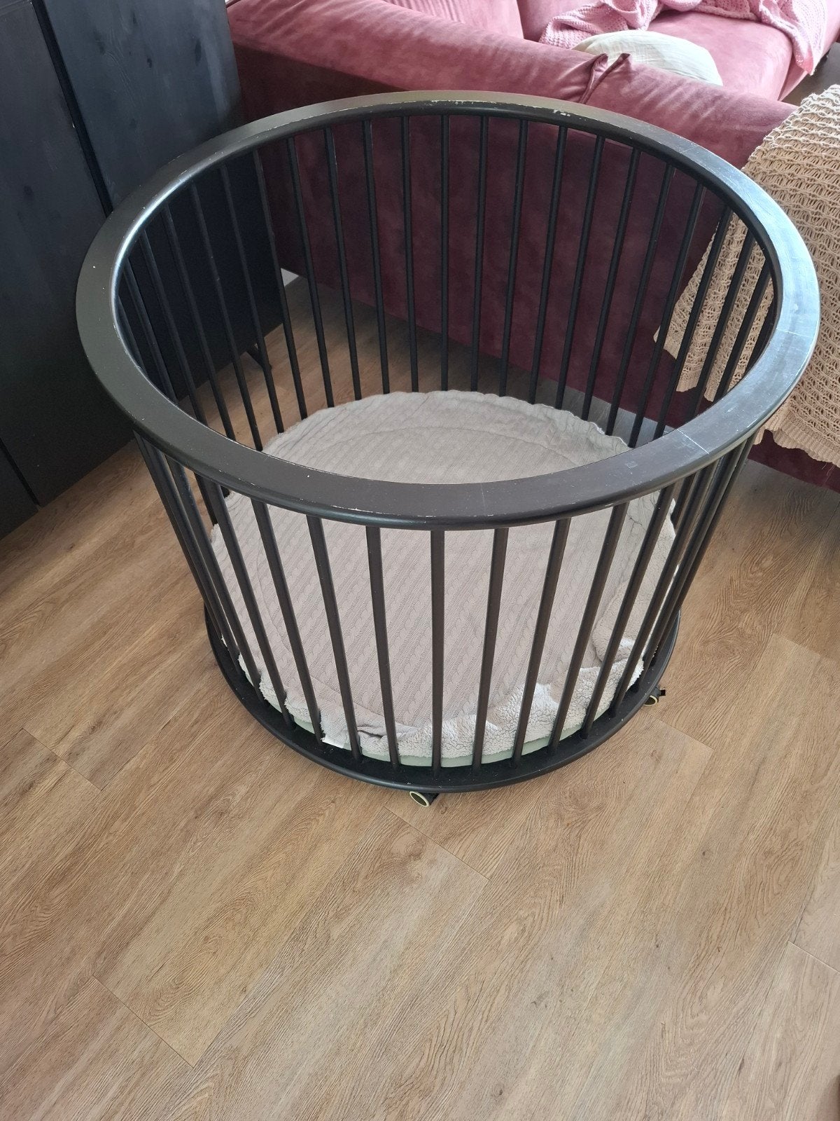 Ronde Bopita box met wieltjes, verhoger, boxkleed en matras, Ophalen, Gebruikt, Rond, In hoogte verstelbaar