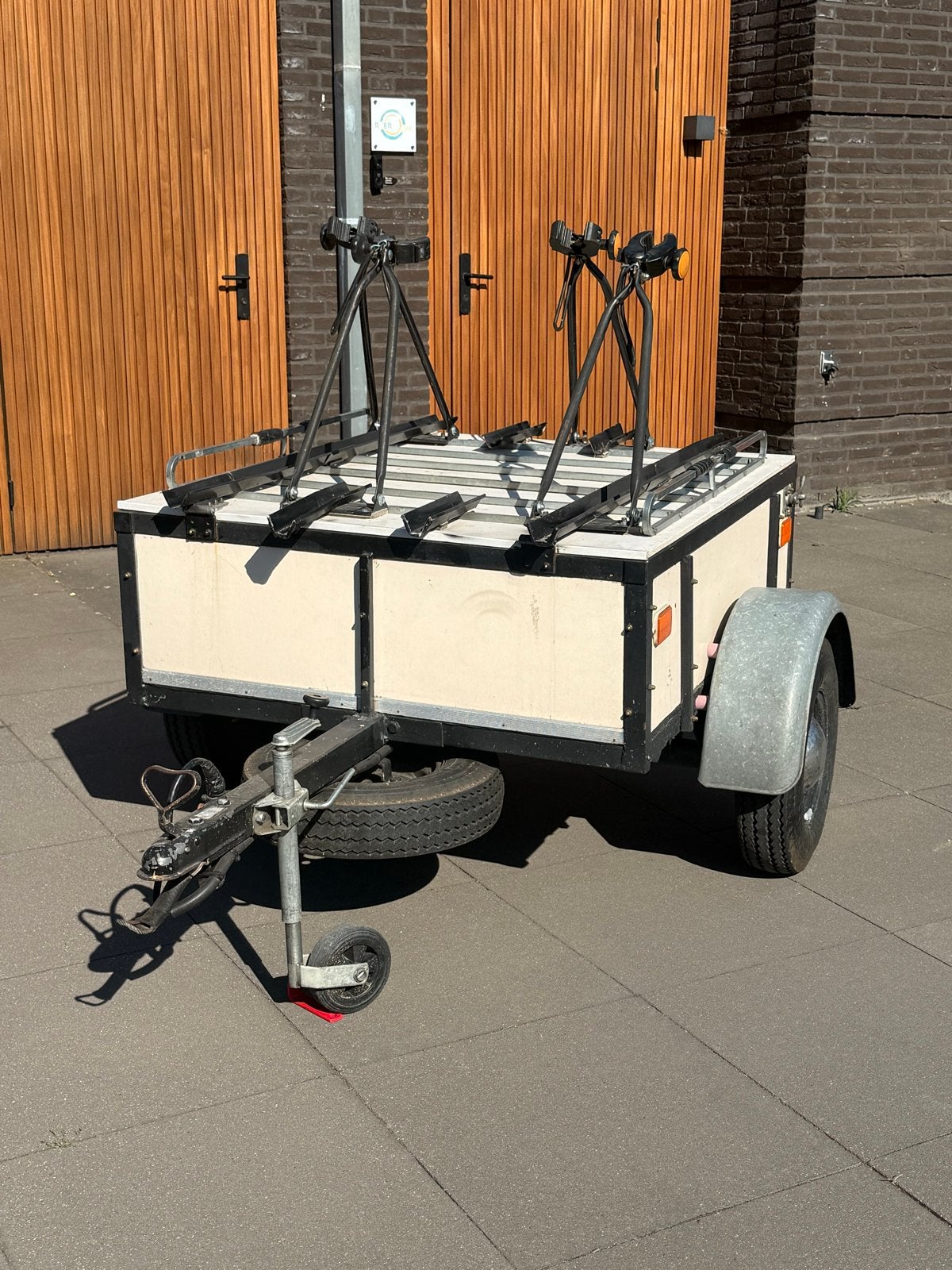 Handige fietsenaanhanger met opbergruimte en fietsendrager, Ophalen of Verzenden, Gebruikt