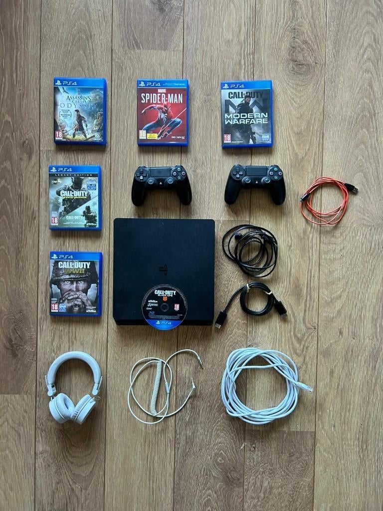 PlayStation 4 Slim + 2 Controllers + 6 Games, Spelcomputers en Games, Spelcomputers | Sony PlayStation 4, Ophalen, Gebruikt, 1 TB