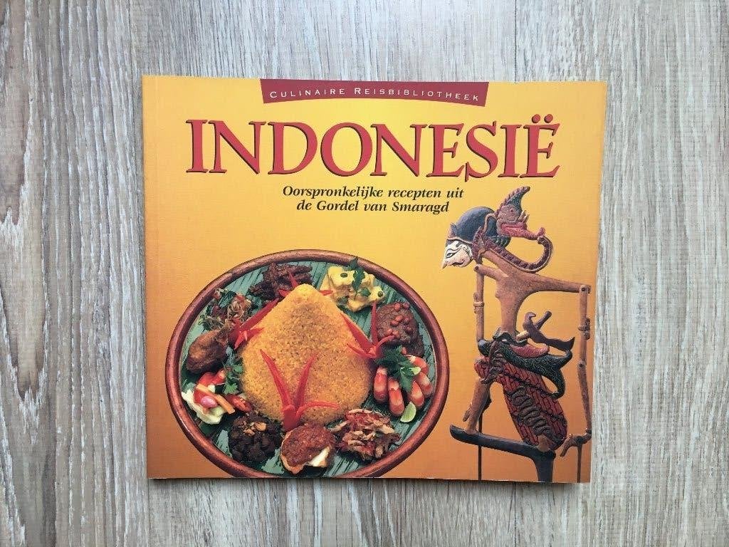 kookboek Indonesie culinair reis bibliotheek Smaragd Singapo, Verzenden, Zo goed als nieuw, Azië en Oosters