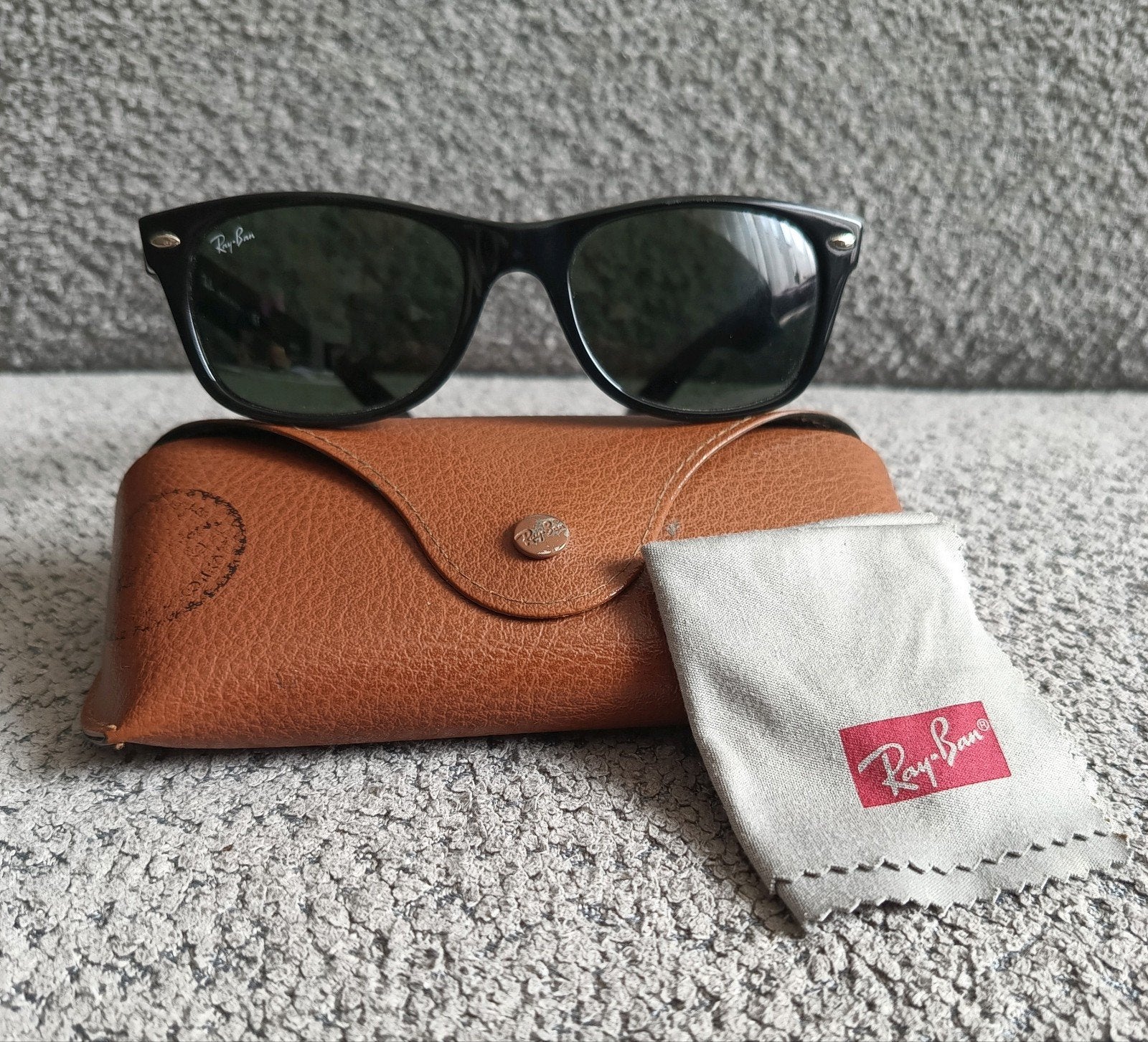 Ray-ban new wayfarer zwarte vintage zonnebril unisex, Sieraden, Tassen en Uiterlijk, Zonnebrillen en Brillen | Heren, Ophalen of Verzenden