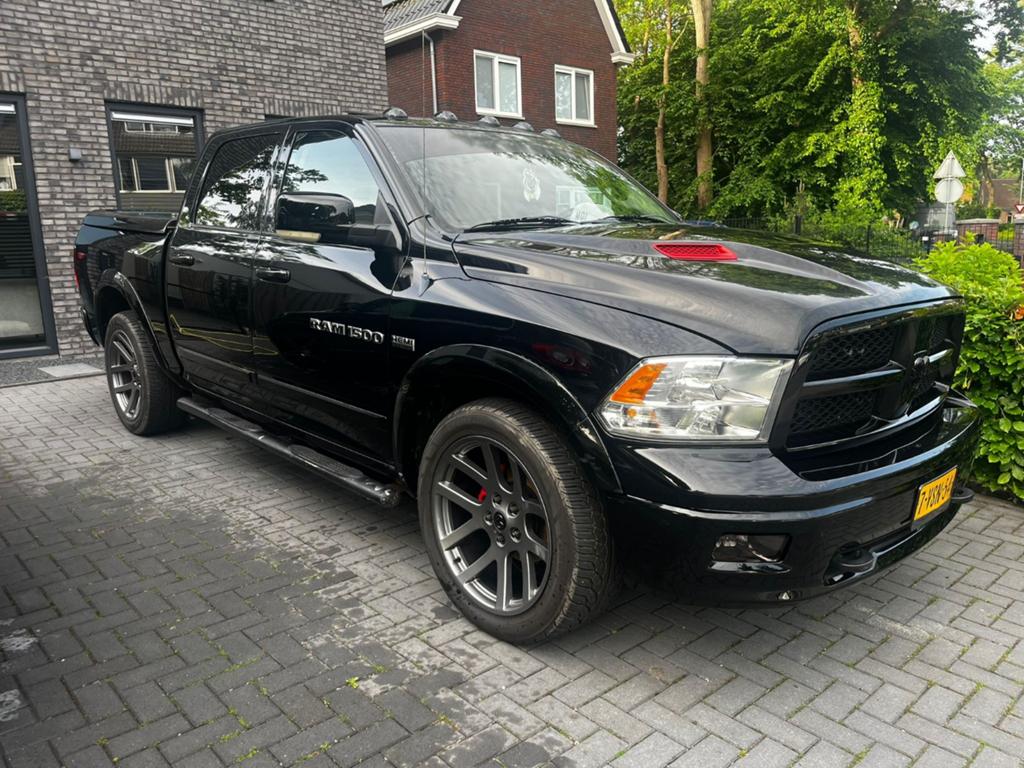 Dodge, Automaat, Achterwielaandrijving, Zwart, Leder