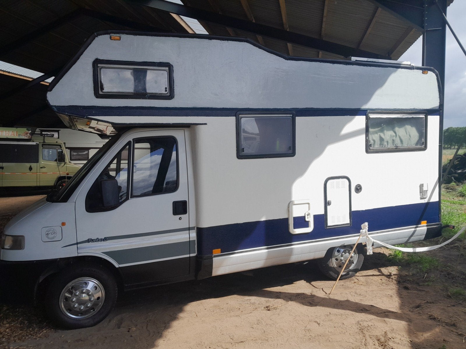 Benimar Alkoof Camper op Peugeot boxer 2.5td carrosserie, Reservewiel, Alkoof, Koelkast, 7 tot 12 maanden geleden