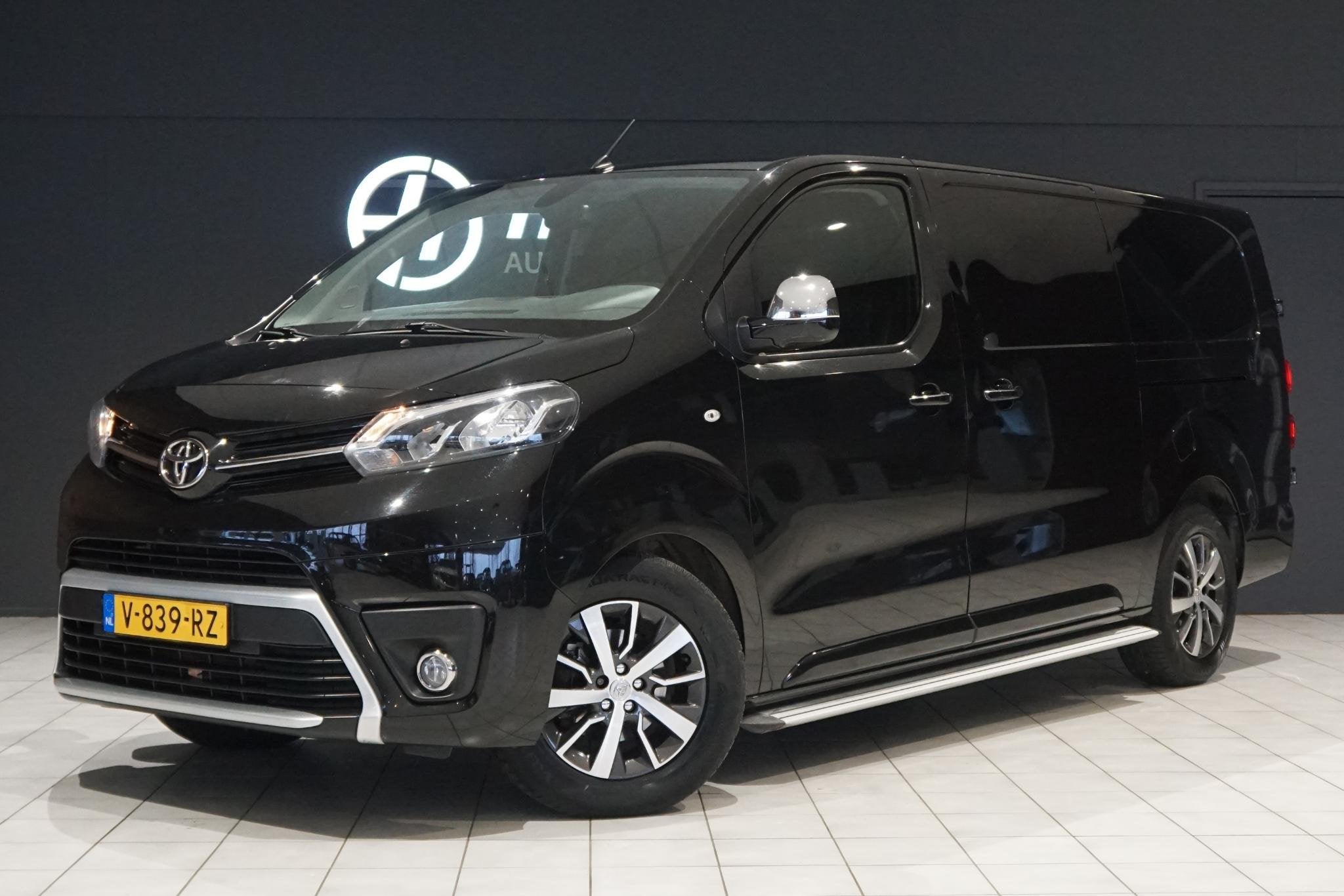 Toyota PROACE Worker 2.0 D-4D Professional Long AUT. + LEDER, Auto's, Gebruikt, Euro 6, 4 cilinders, Zwart