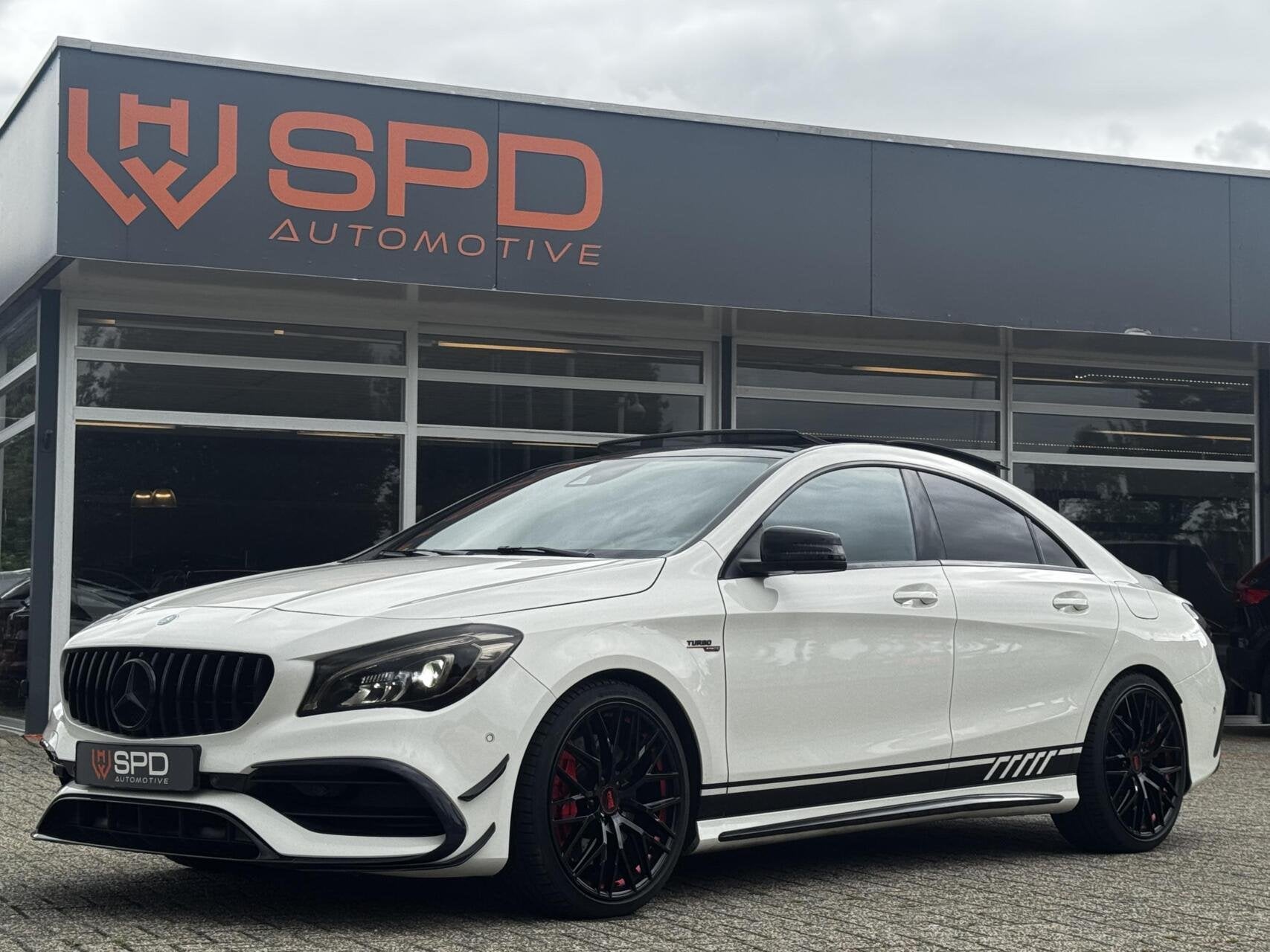 Mercedes CLA-klasse AMG 45 4MATIC|Pano|Performance|19"|381PK, Auto's, Automaat, CLA, Gebruikt, 4 cilinders