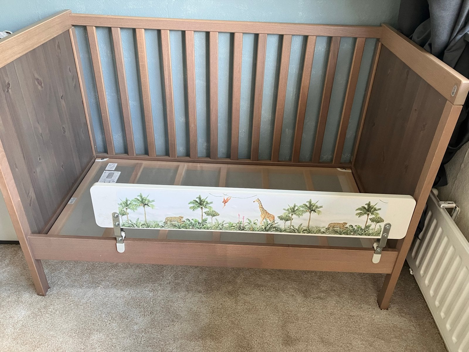 IKEA Sundvik Ledikant - Bruin, Kinderen en Baby's, Babywiegjes en Ledikanten, Ophalen, Zo goed als nieuw, Ledikant