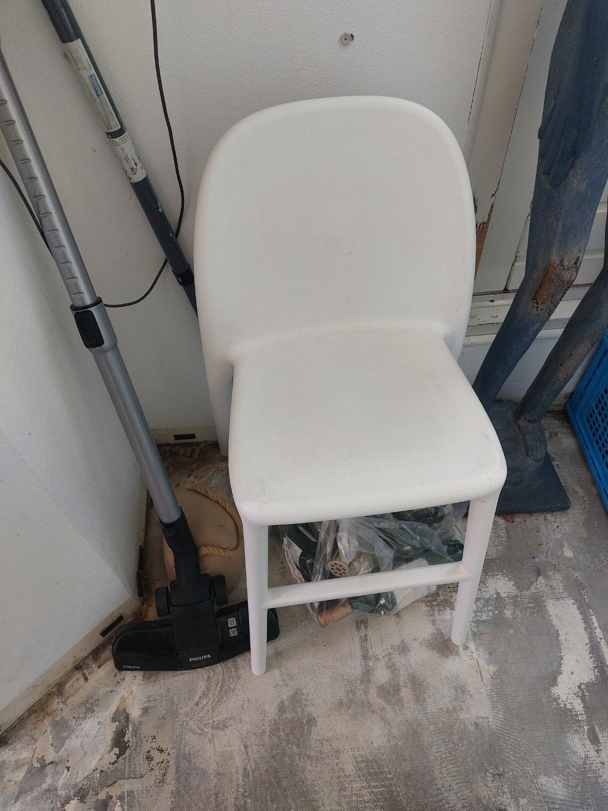 IKEA URBAN Kinderstoel Wit - Modern en Stevig, Kinderen en Baby's, Kinderstoelen, Ophalen, Zo goed als nieuw, Meegroeistoel, Aanschuifbaar