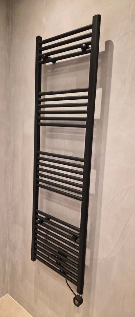 Elektrische handdoekradiator mat zwart met thermostaat, Ophalen, 500 tot 800 watt, Radiator, Minder dan 60 cm
