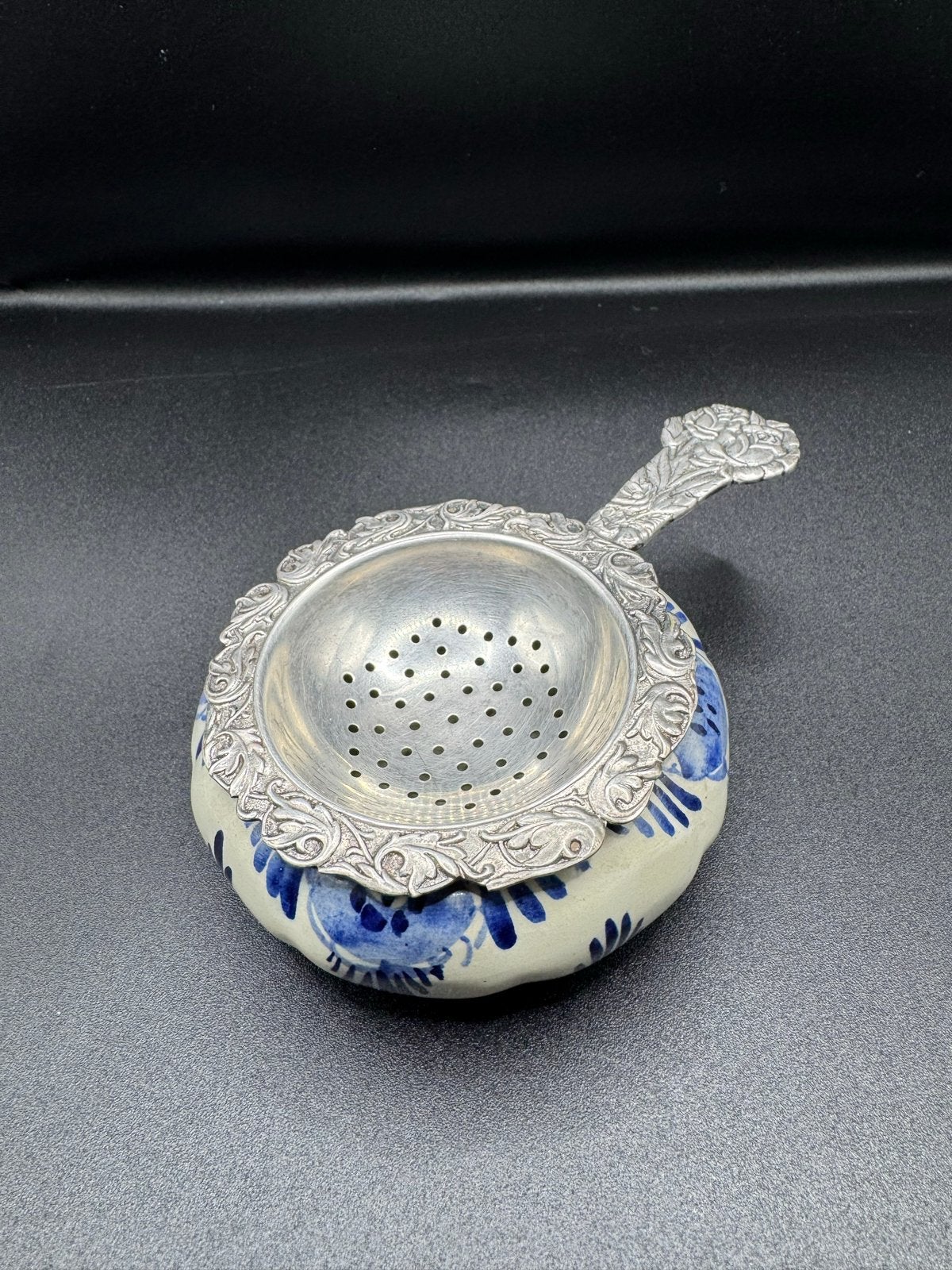 Antieke Theezeef met Delfts Blauw Kommetje, Verzenden