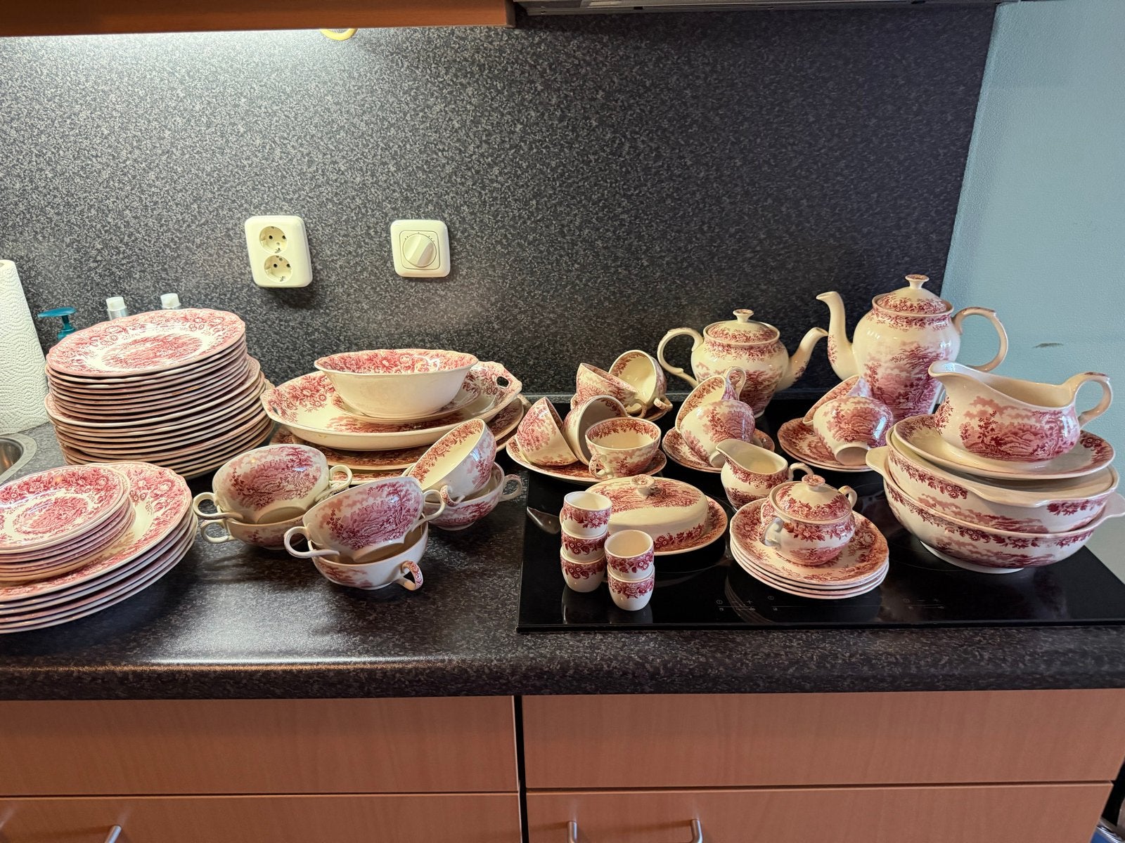 Uitgebreid Villeroy & Boch Burgenland Rood Servies, Ophalen of Verzenden