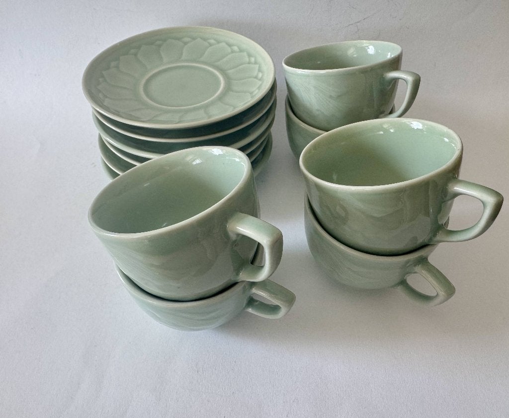 6 Chinese Longquan celadon kop en schotels met koi vis, Aziatisch, Gebruikt, Overige merken, Ophalen of Verzenden