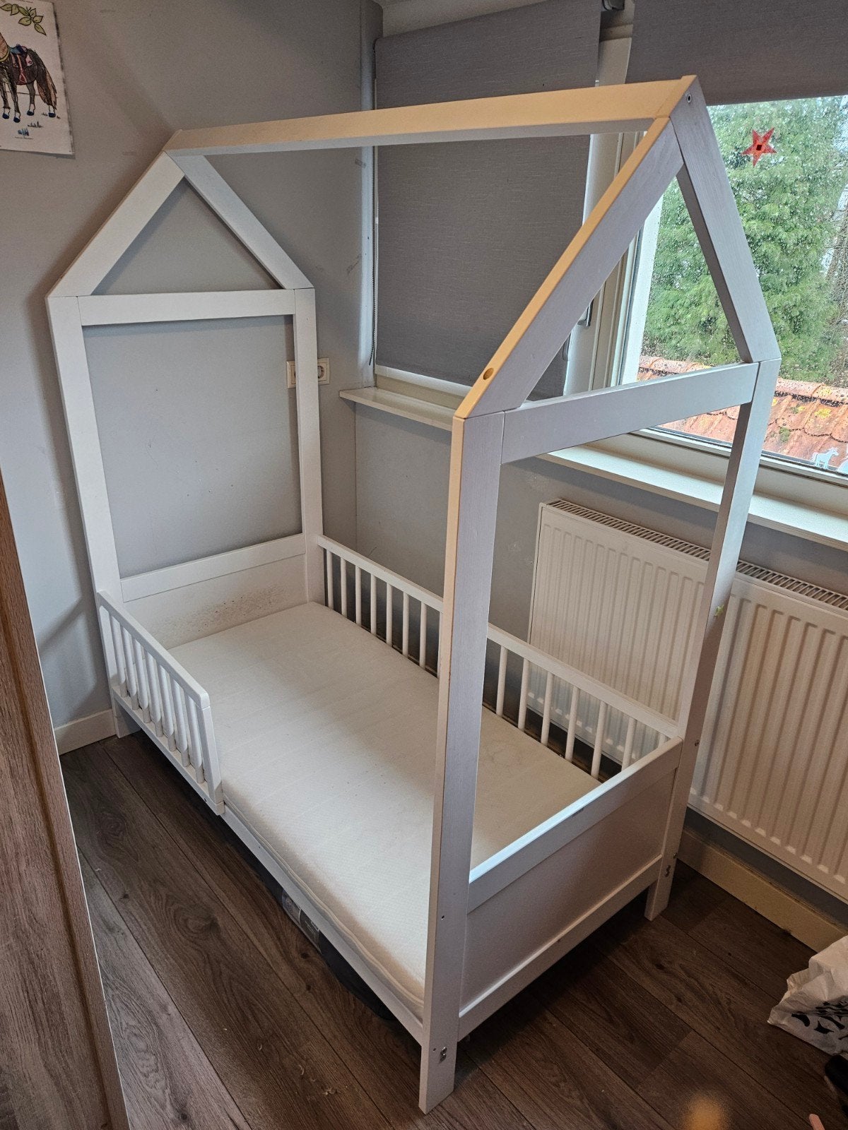 Peuterbed met dak met matras., Ophalen, 140 tot 160 cm, 70 tot 85 cm, Matras