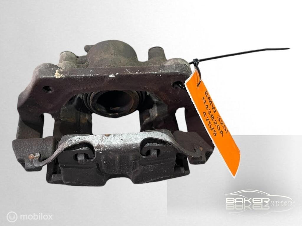 Remklauw rechtsvoor BMW 3-serie E90 E91 LCI 320i (08-'12), Gebruikt, Ophalen of Verzenden, BMW, BMW