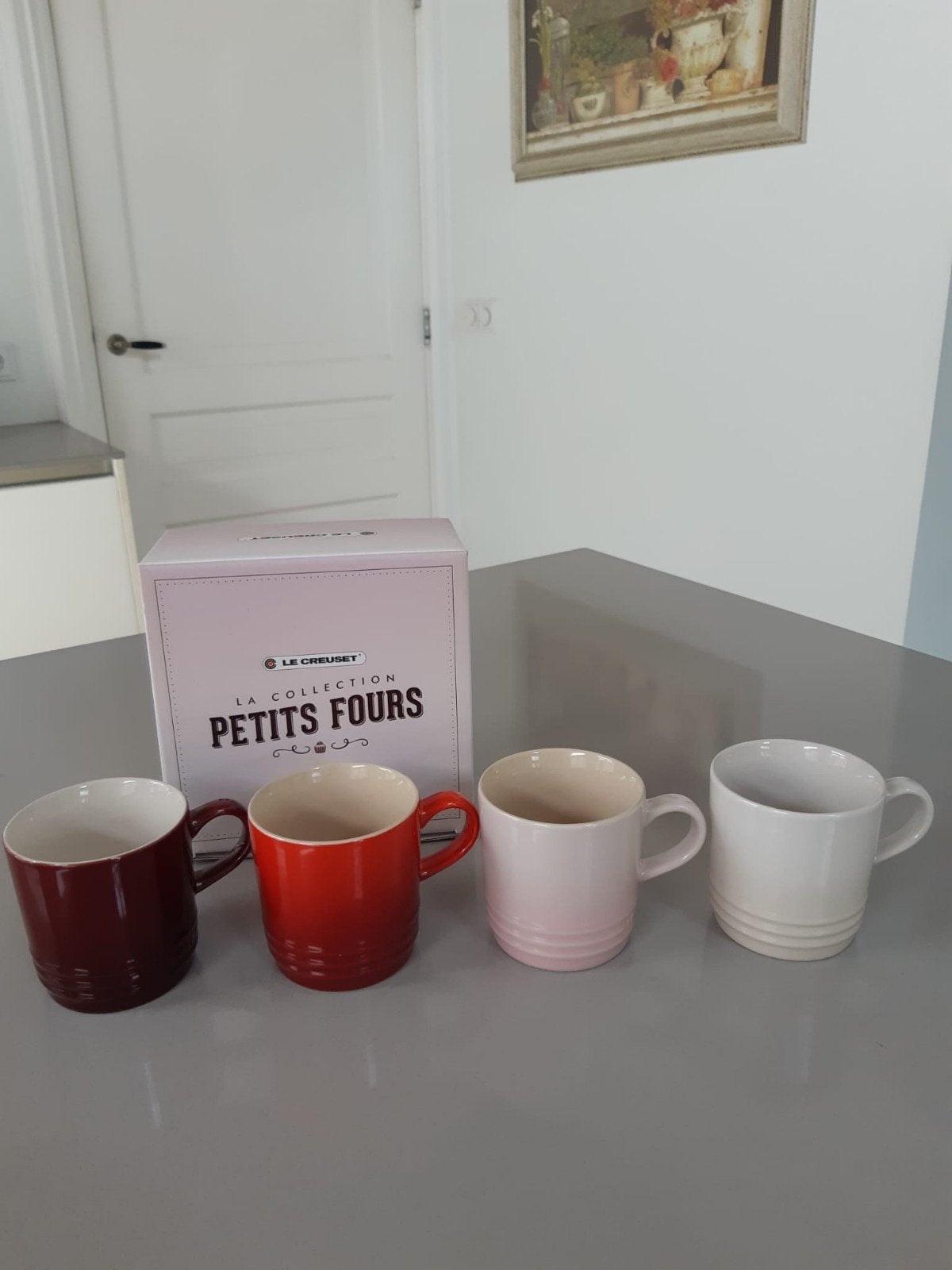 Mokken Le Creuset La Collection Petits Fours, Nieuw, Ophalen of Verzenden, Overige stijlen, Kop(pen) en/of Schotel(s)