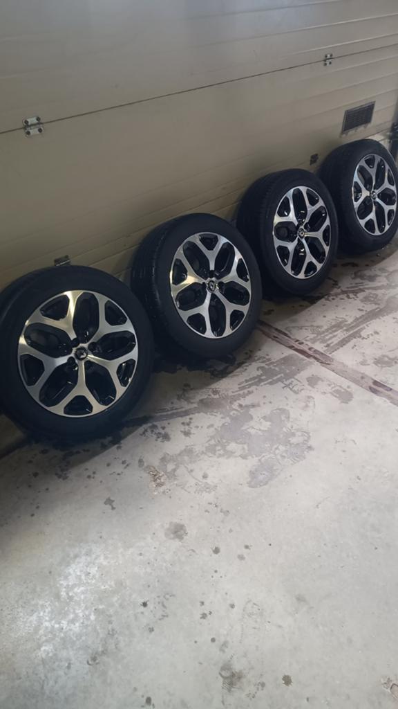 Lichtmetalen velgen Renault Captur 2019 met banden, Auto-onderdelen, Gebruikt, Banden en Velgen, 17 inch, Personenwagen