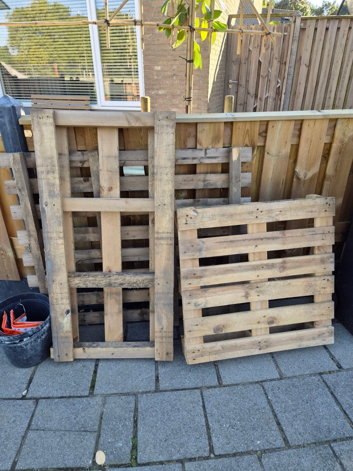 3 houten pallets gratis ophalen, Ophalen