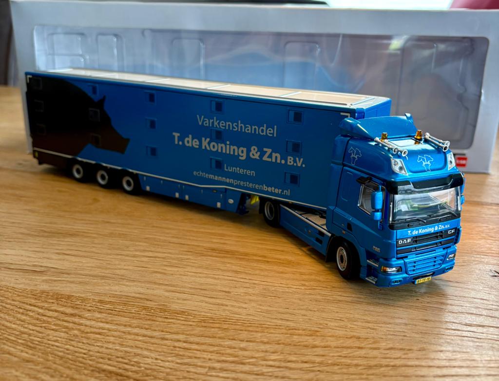 WSI 1:50 DAF CF met veeoplegger T. de Koning Lunteren, Ophalen of Verzenden, Zo goed als nieuw, Bus of Vrachtwagen, Wsi