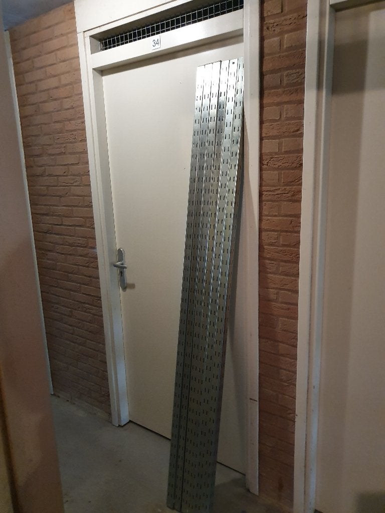 Ikea Broder onderdelen voor stellingkasten, Ophalen
