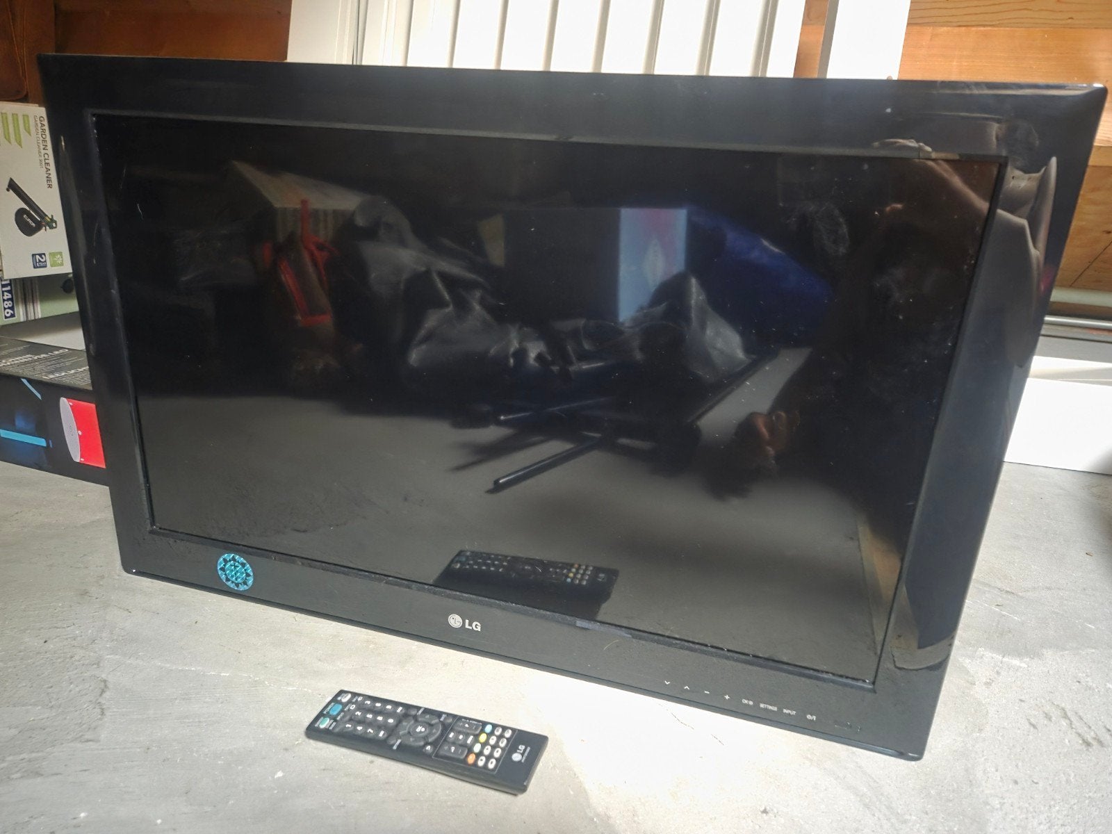 tv LG met afstandsbediening, Audio, Tv en Foto, Ophalen, Gebruikt, 50 Hz, 100 cm of meer