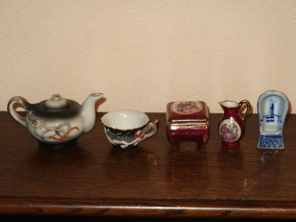 set vintage/antieke aardewerken/porseleinen bijou miniaturen, Verzenden