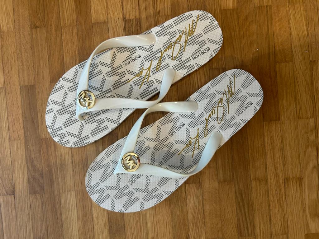 Michael kors teenslippers 40/41 nieuw, Kleding | Dames, Ophalen of Verzenden, Nieuw