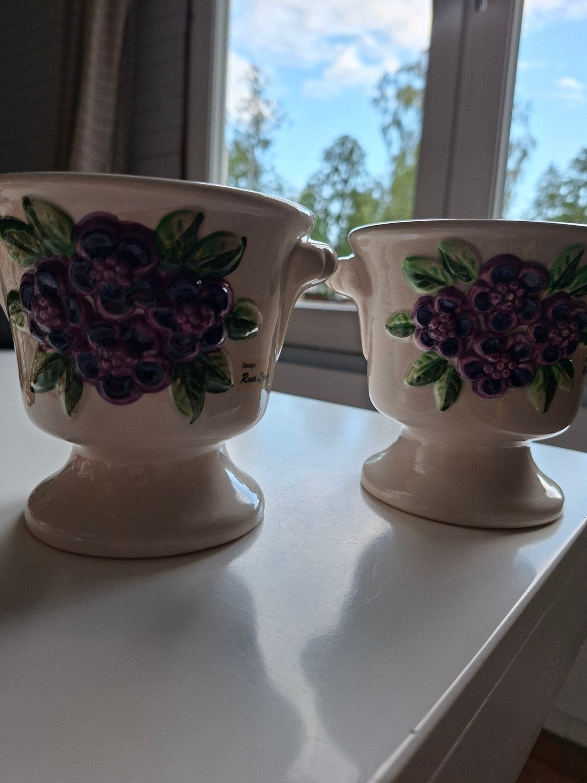 Vintage Rosa Ljung bloempotten op voet, paarse bloemen, Ophalen of Verzenden