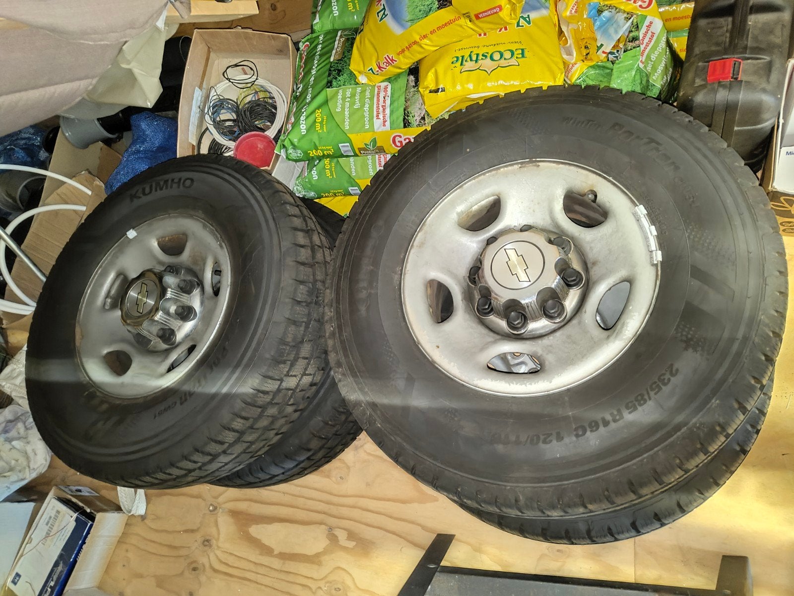 Kumho Winter Portran CW51 banden met velgen 235/85R16C, Auto-onderdelen, Ophalen, 16 inch, Banden en Velgen, Winterbanden