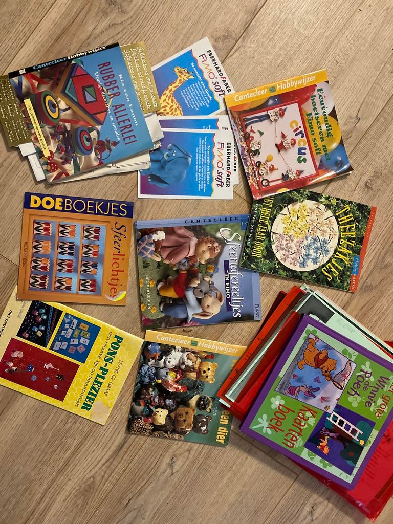 Diverse hobbyboekjes gratis af te halen, Ophalen, Gebruikt, Papier of Karton, Knutselboek