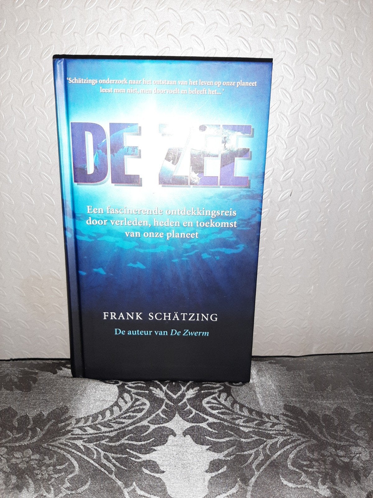 De Zee - Frank Schätzing (Hardcover), Boeken, Ophalen of Verzenden, Zo goed als nieuw, Natuur algemeen, Frank Schätzing