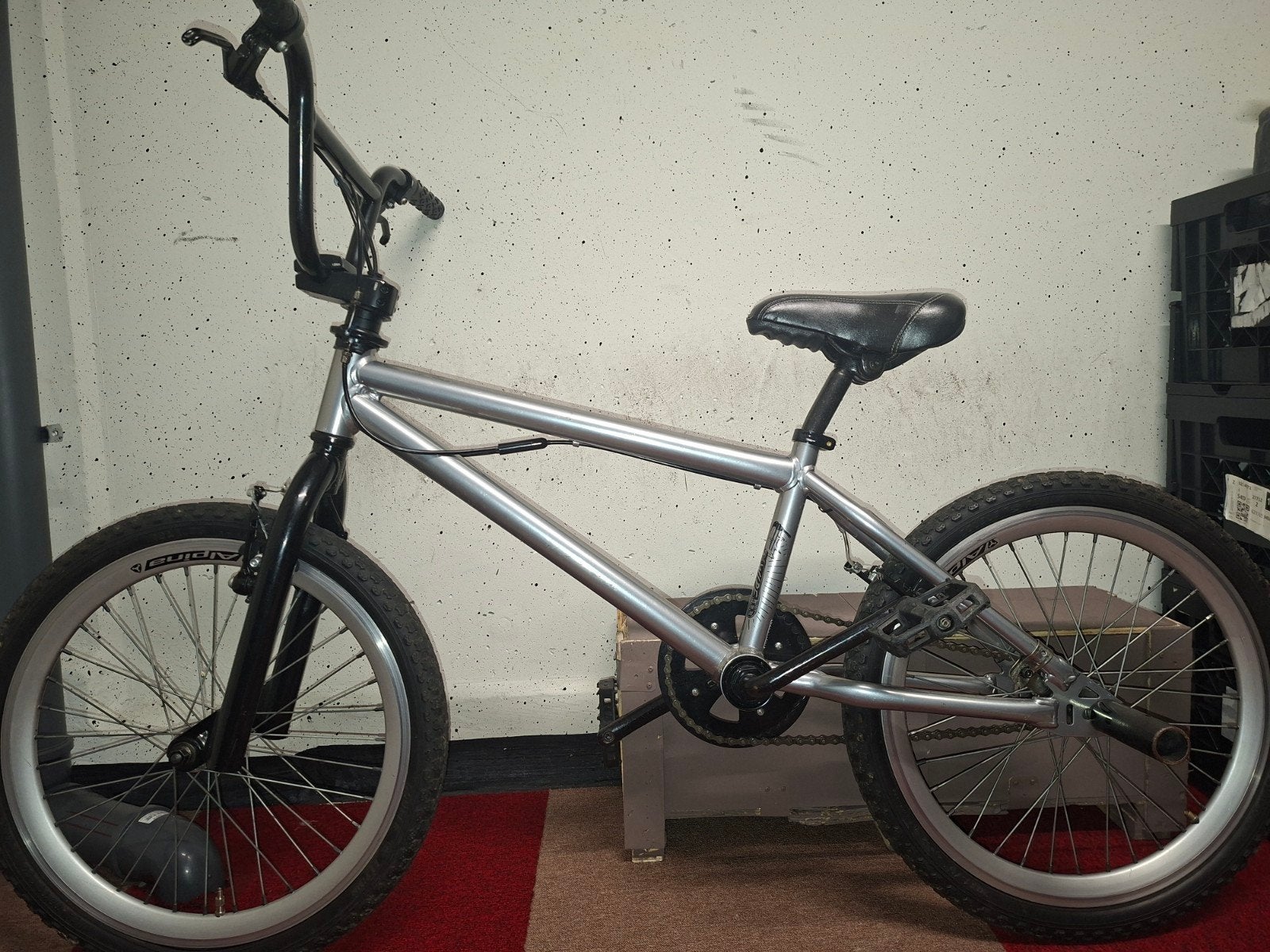 BMX fiets - Grijs, 20 inch wielen, V-brakes, Staal, Ophalen of Verzenden, Voetsteunen, 16 tot 20 inch